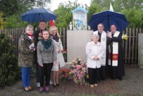 Nabożeństow majowe w Wymysłowie odbyło się w strugach deszczu 15 maja